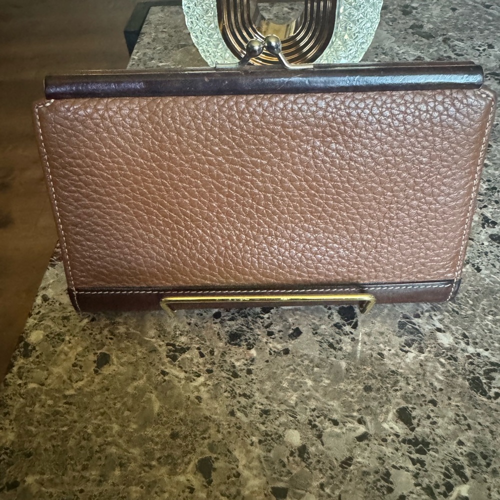 Dooney & Bourke Tan Trifold Pebbled Leather wallet EUC - Picture 7 of 9